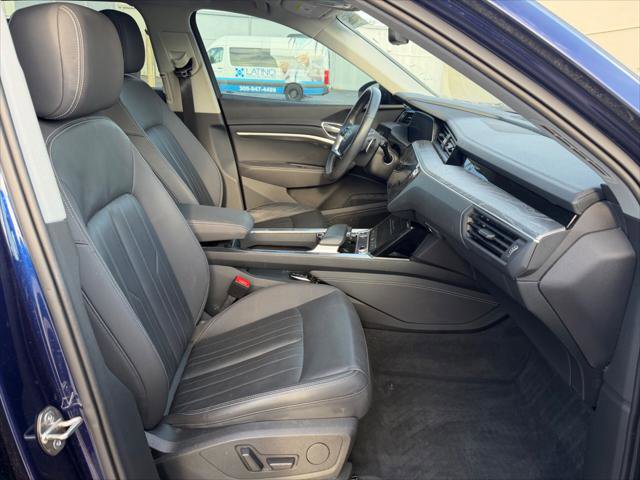 Used 2021 Audi e-tron Premium w/ Convenience Plus Package image 12