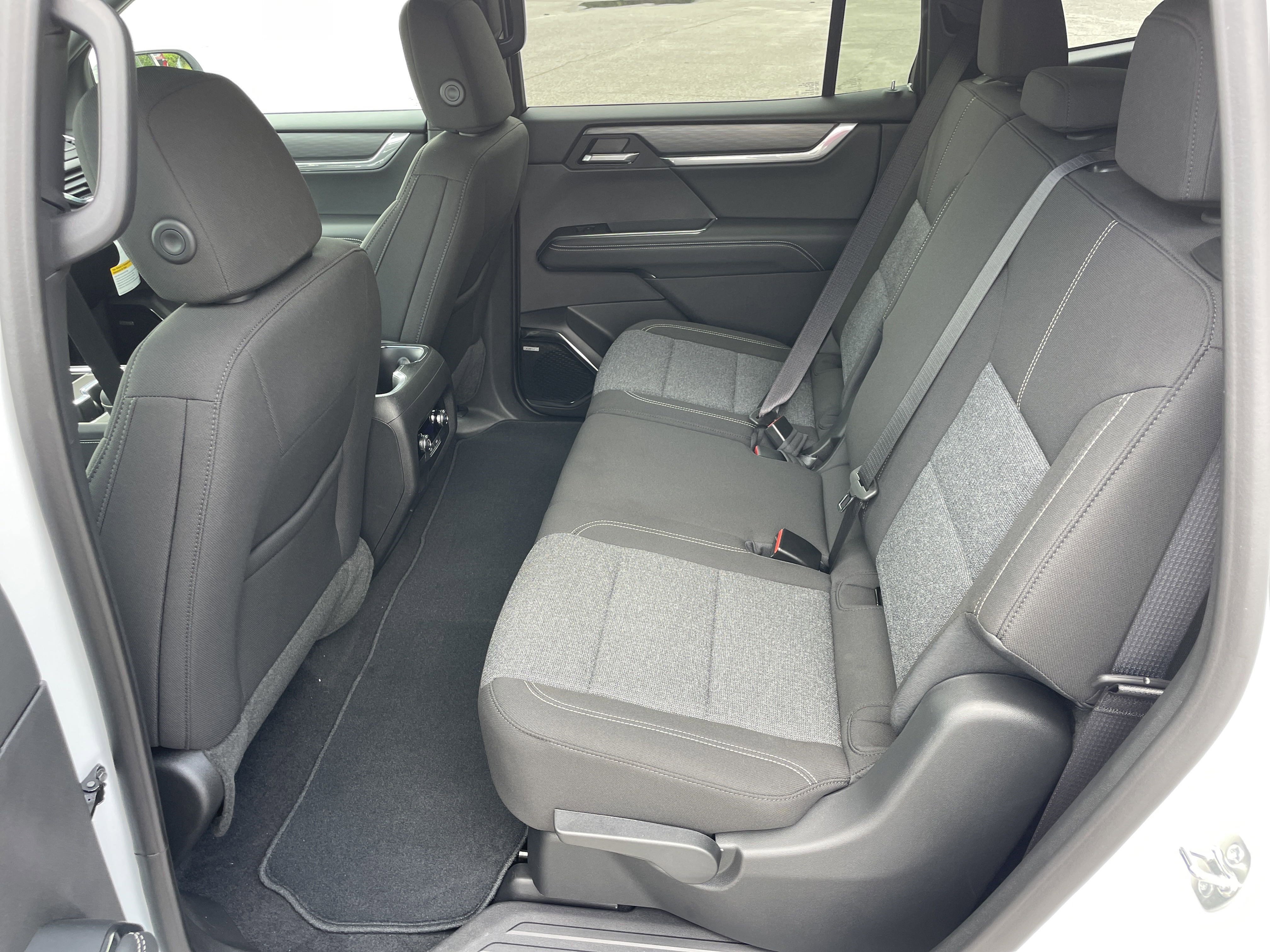 New 2025 GMC Acadia Elevation image 15