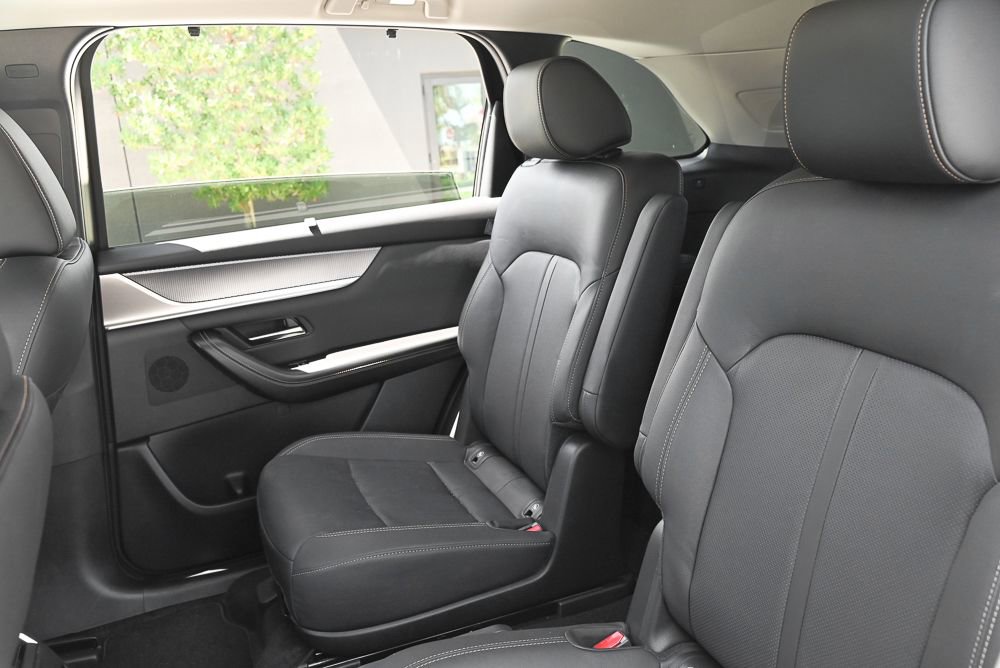 Used 2024 MAZDA CX-90 Plug-In Hybrid w/ Premium Pkg image 12