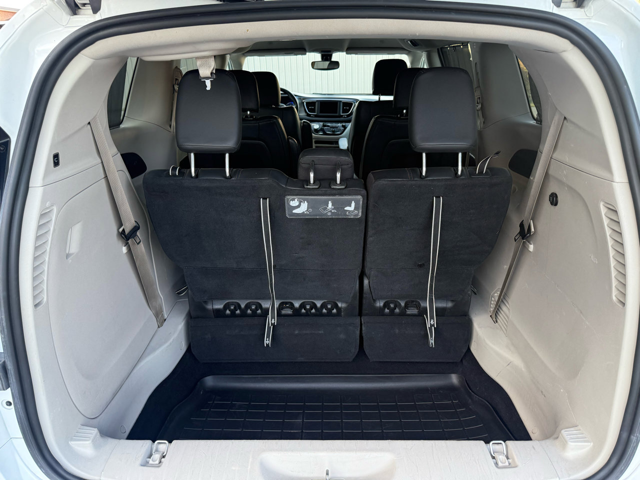 Used 2020 Chrysler Pacifica Touring-L image 26