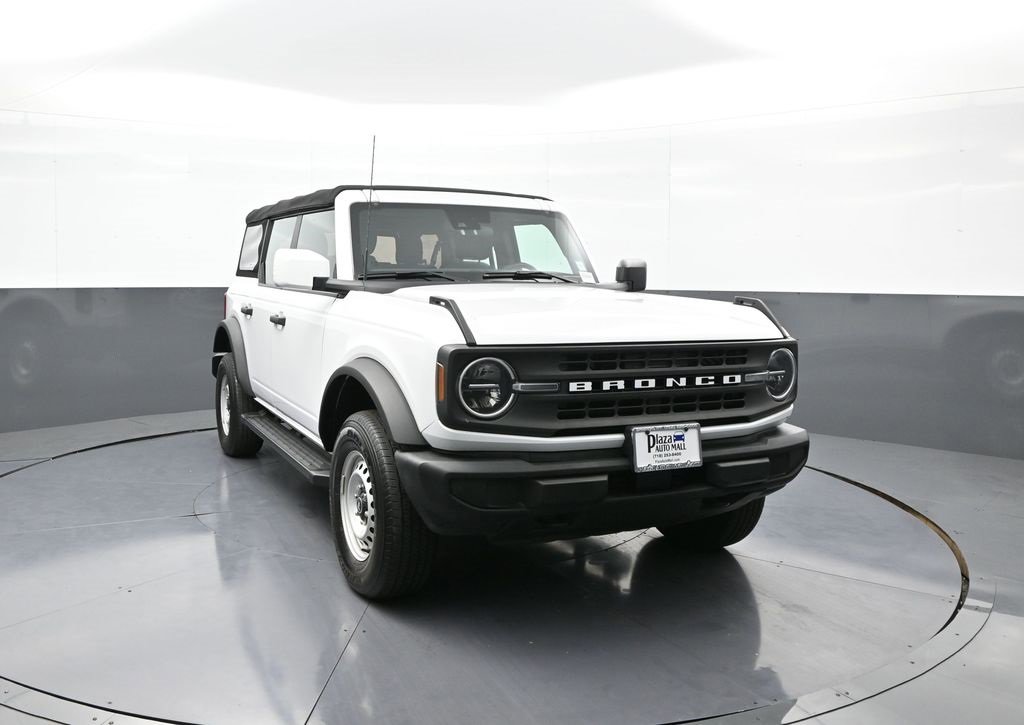 Used 2021 Ford Bronco Base image 3