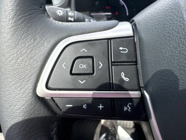 Used 2026 Toyota Sienna XLE FWD image 18