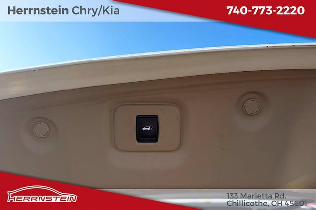 Used 2016 Nissan Pathfinder SL AWD/4WD image 24