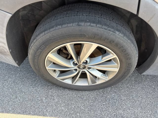 Used 2019 Hyundai Santa Fe SEL FWD image 9