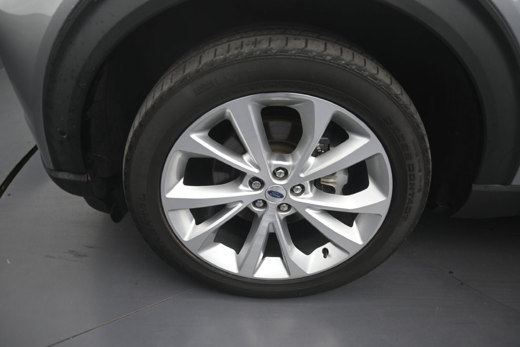 Used 2022 Ford Explorer Platinum w/ Equipment Group 601A AWD/4WD image 9