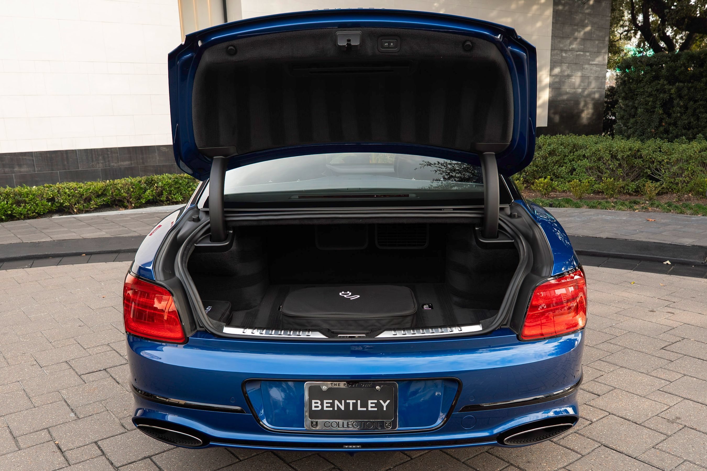 Certified 2026 Bentley Flying Spur Plug-In Hybrid AWD/4WD image 48