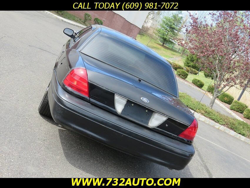 Used 2005 Ford Crown Victoria Police Interceptor RWD image 17