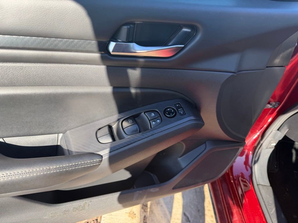 Used 2024 Nissan Altima 2.5 SV image 10