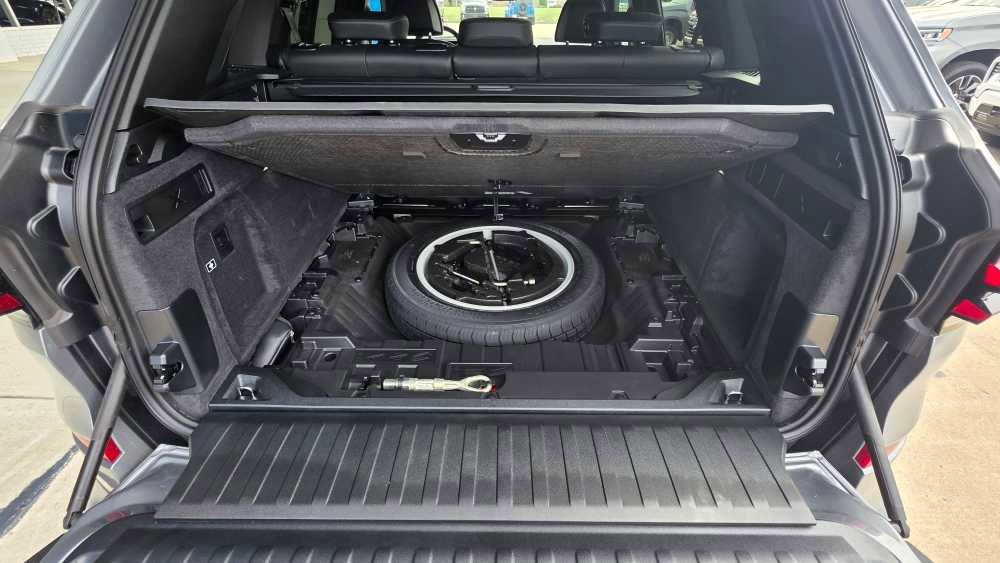 Used 2026 BMW X5 sDrive40i w/ M Sport Package image 11