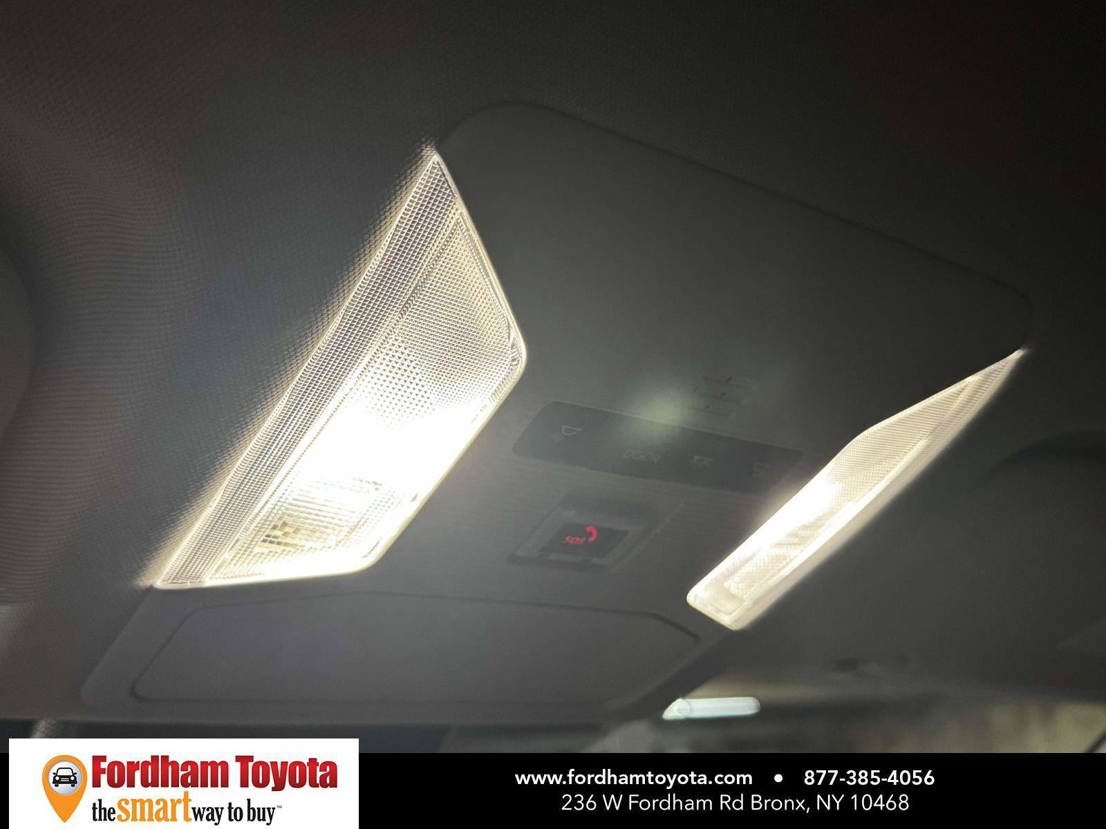 Used 2022 Toyota RAV4 LE AWD/4WD image 29