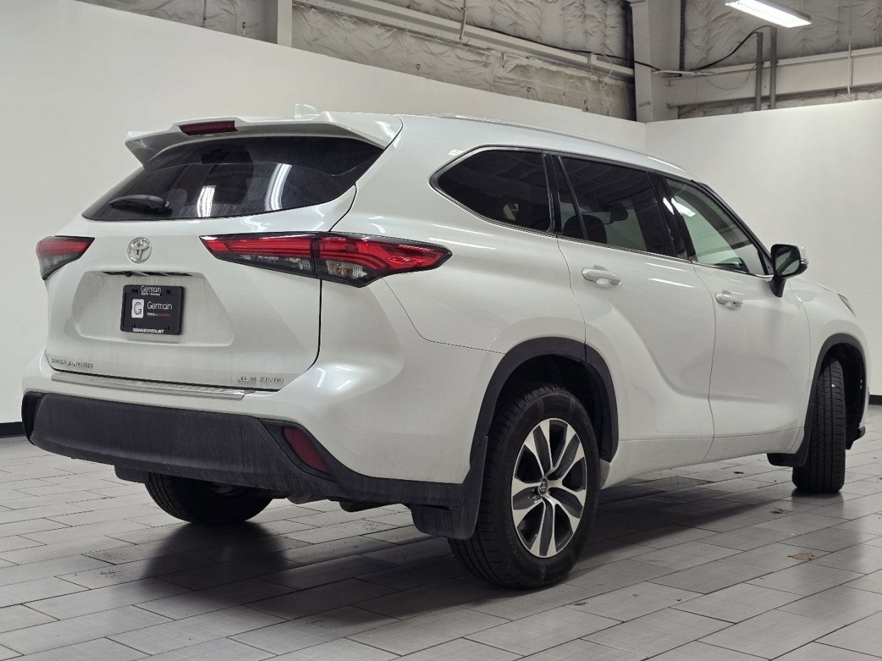Used 2022 Toyota Highlander XLE image 17