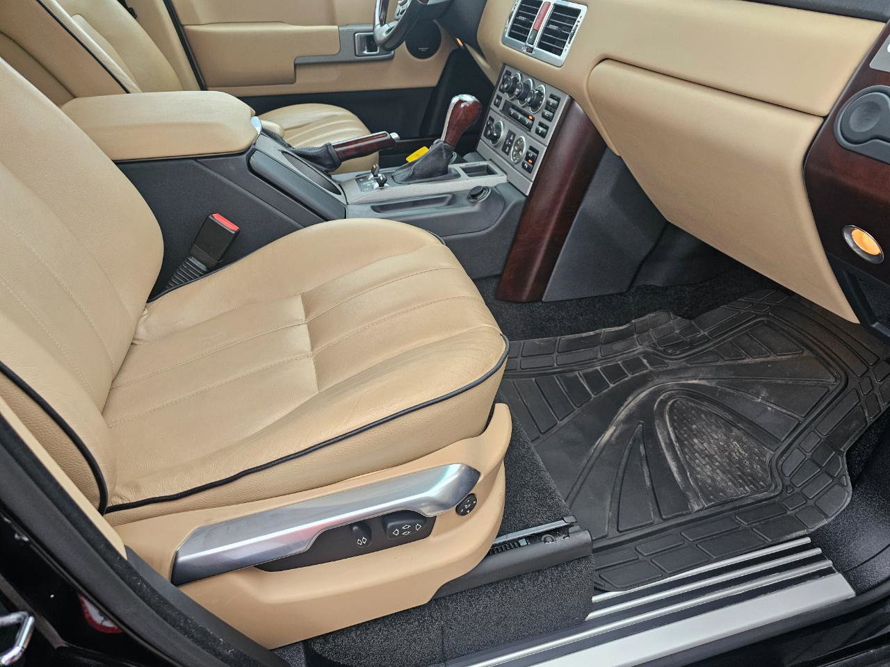 Used 2004 Land Rover Range Rover HSE AWD/4WD image 18