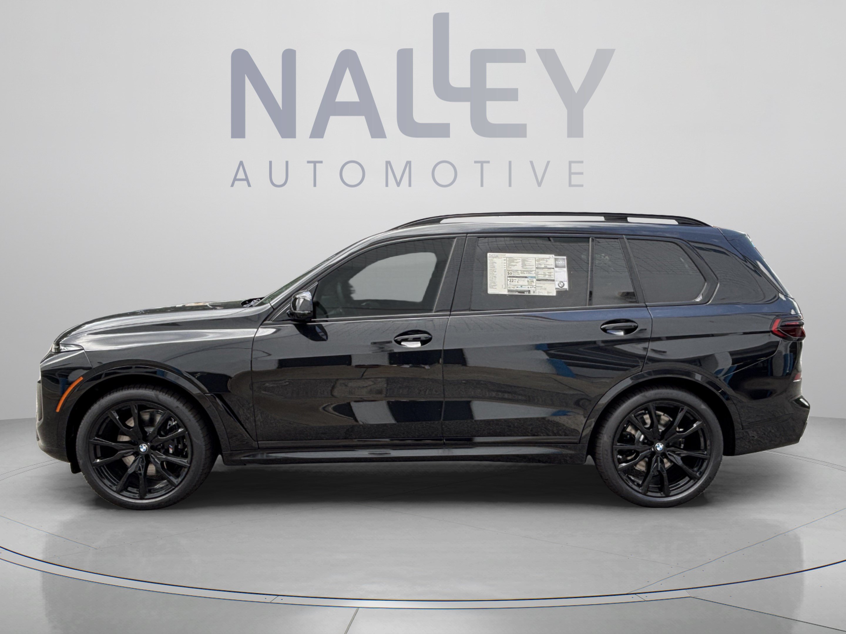 Used 2027 BMW X7 xDrive40i w/ M Sport Package AWD/4WD image 2
