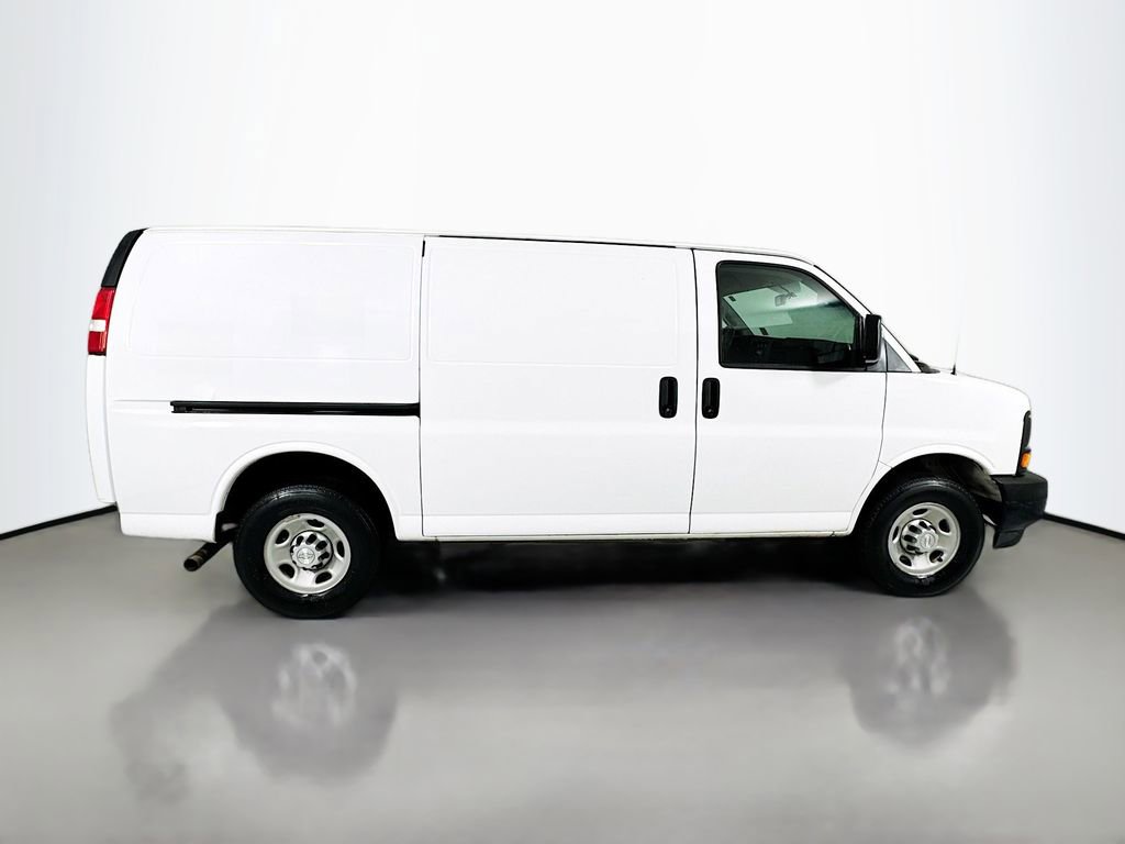 Used 2017 Chevrolet Express 2500 image 9