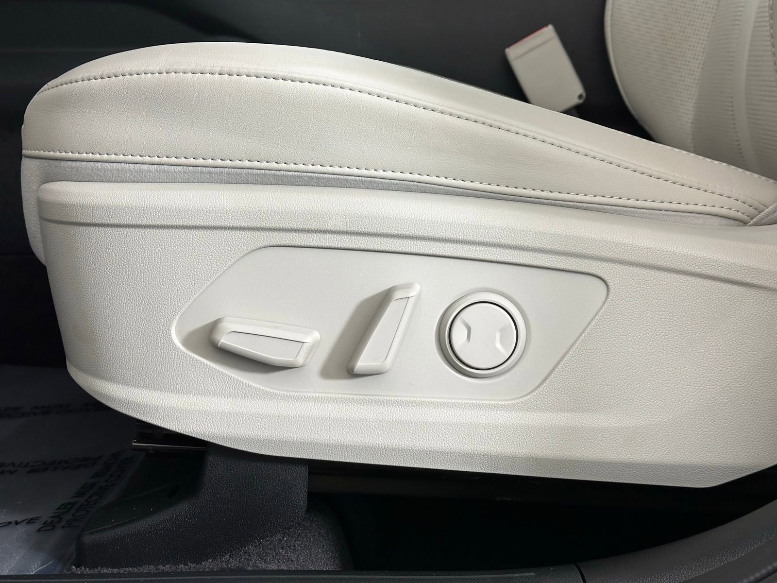 Used 2025 Kia Sorento EX w/ Panoramic Sunroof Package image 8