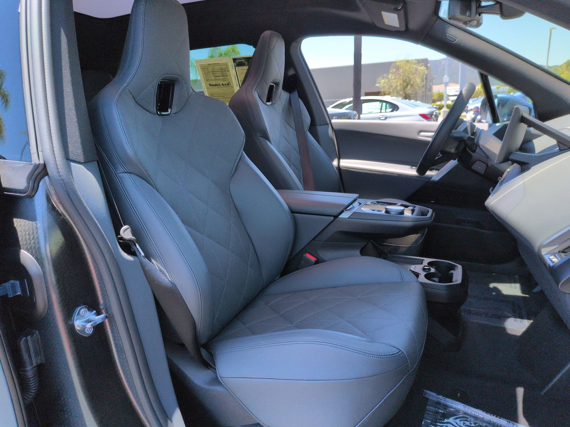 Used 2026 BMW iX xDrive60 w/ M Sport Package AWD/4WD image 33