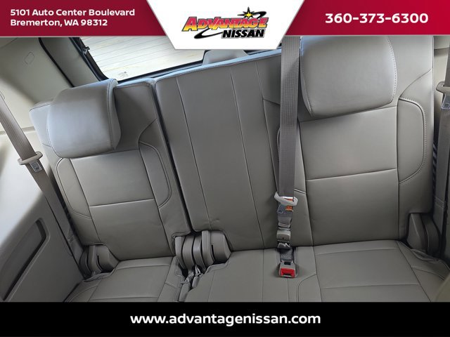 Used 2016 Chevrolet Tahoe LT w/ Luxury Package AWD/4WD image 16