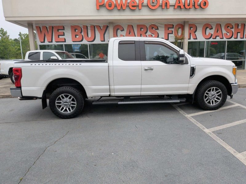 Used 2017 Ford F350 Lariat RWD image 5