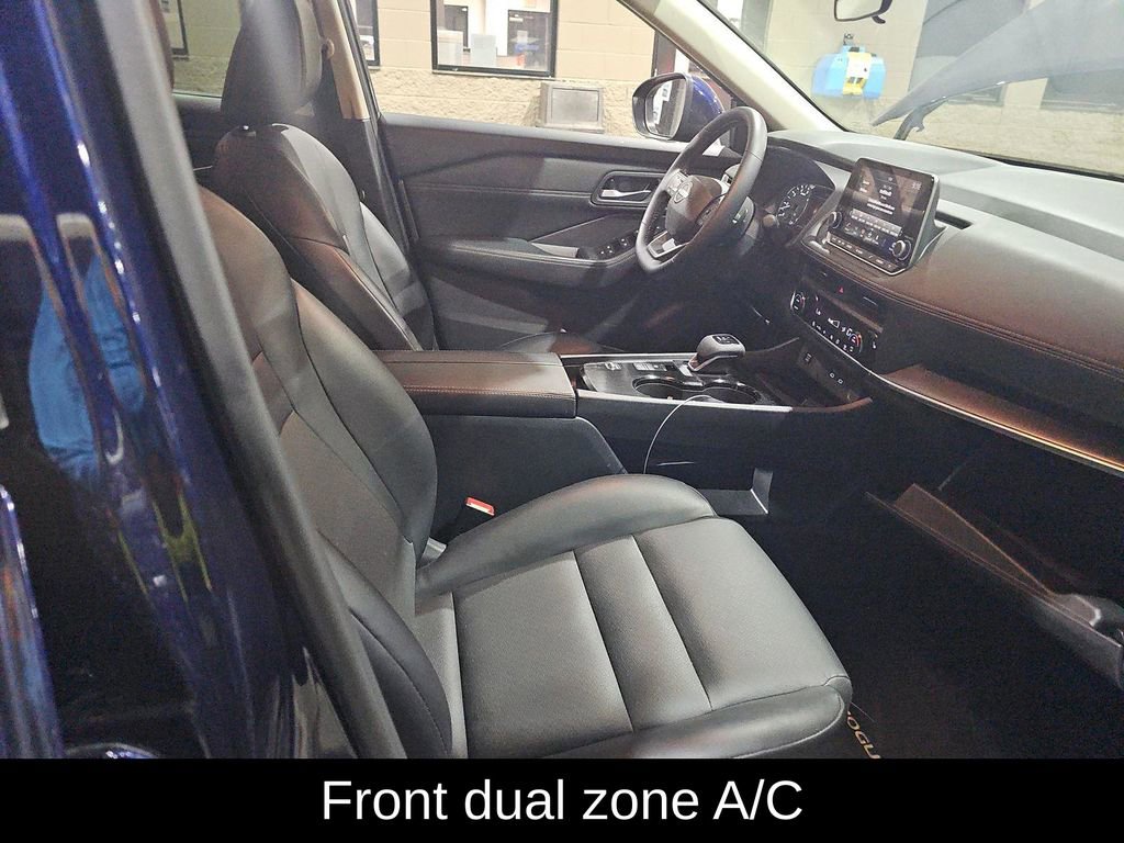Used 2025 Nissan Rogue SV w/ SV Premium Package FWD image 10