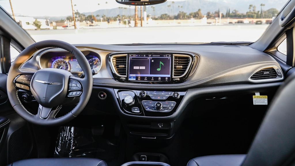 New 2026 Chrysler Pacifica Select w/ S Appearance Package image 13