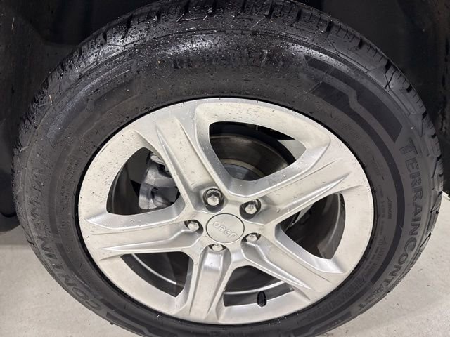 Used 2023 Jeep Compass Latitude image 9