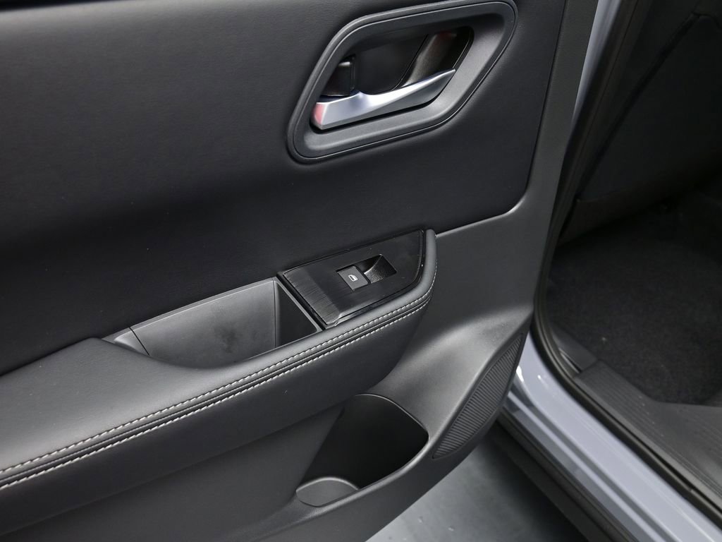 New 2026 Nissan Rogue SV image 18