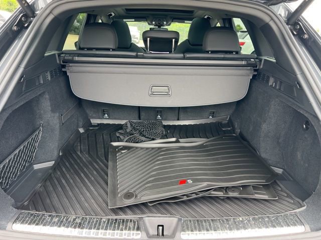 Used 2025 Audi SQ5 Premium Plus w/ Premium Plus Package image 27