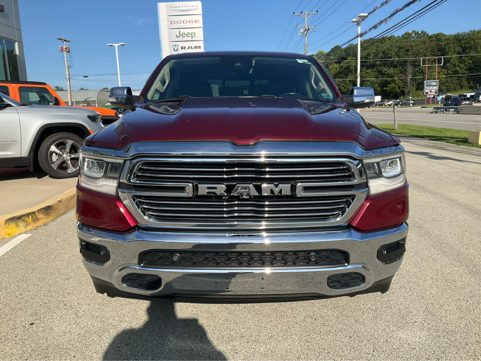 Used 2019 RAM 1500 Laramie AWD/4WD image 2