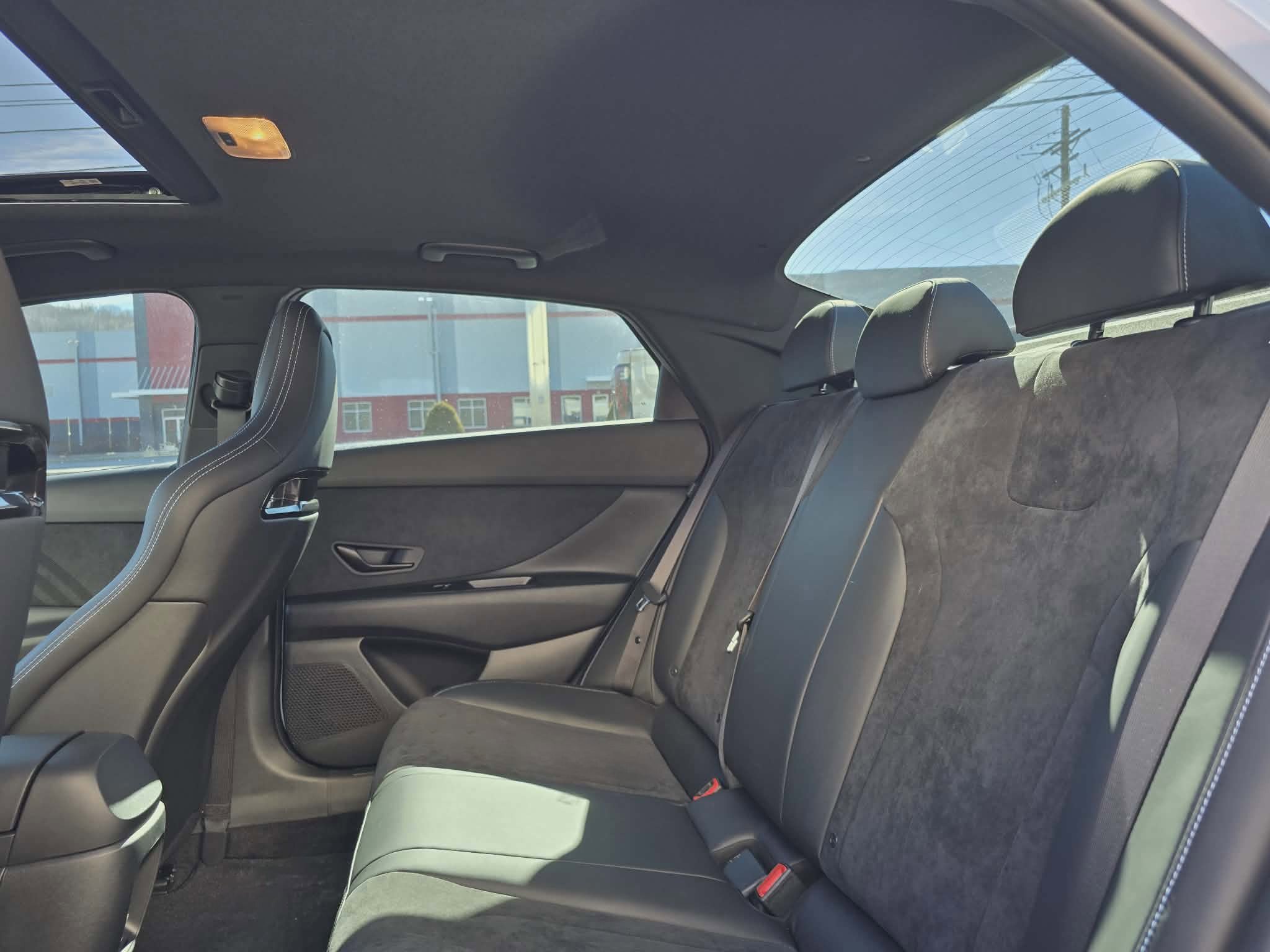 Used 2025 Hyundai Elantra N Base image 14