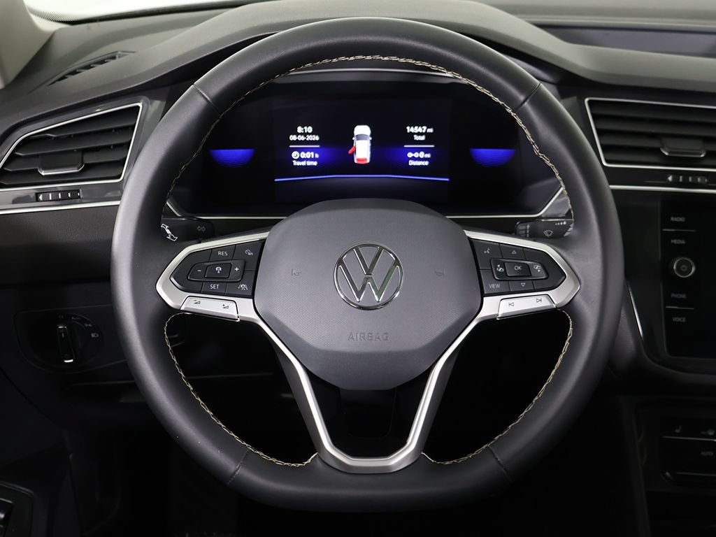 Used 2024 Volkswagen Tiguan SE FWD image 43