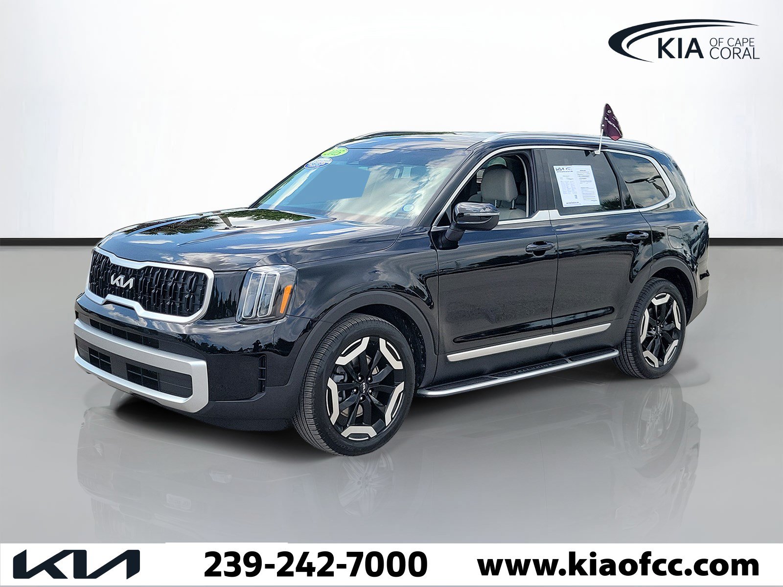 Certified 2025 Kia Telluride EX FWD image 3