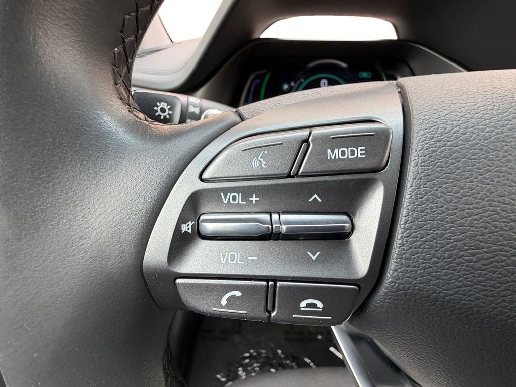 Used 2020 Hyundai Ioniq SE image 22