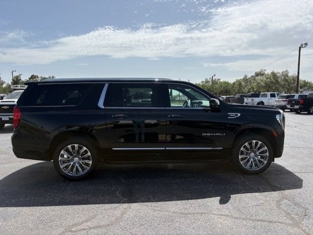 Used 2023 GMC Yukon XL Denali w/ Max Trailering Package RWD image 6