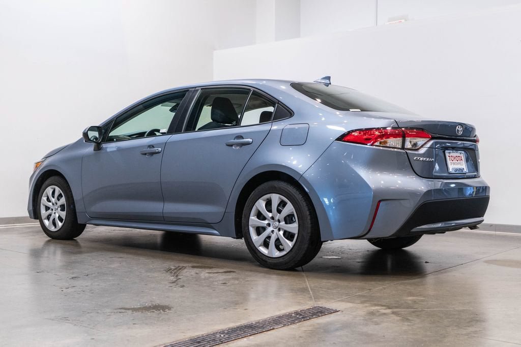 Used 2022 Toyota Corolla LE FWD image 7