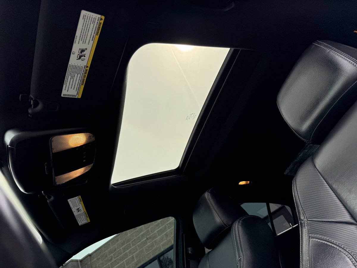 Used 2017 Dodge Charger R/T w/ Driver Confidence Group RWD image 21