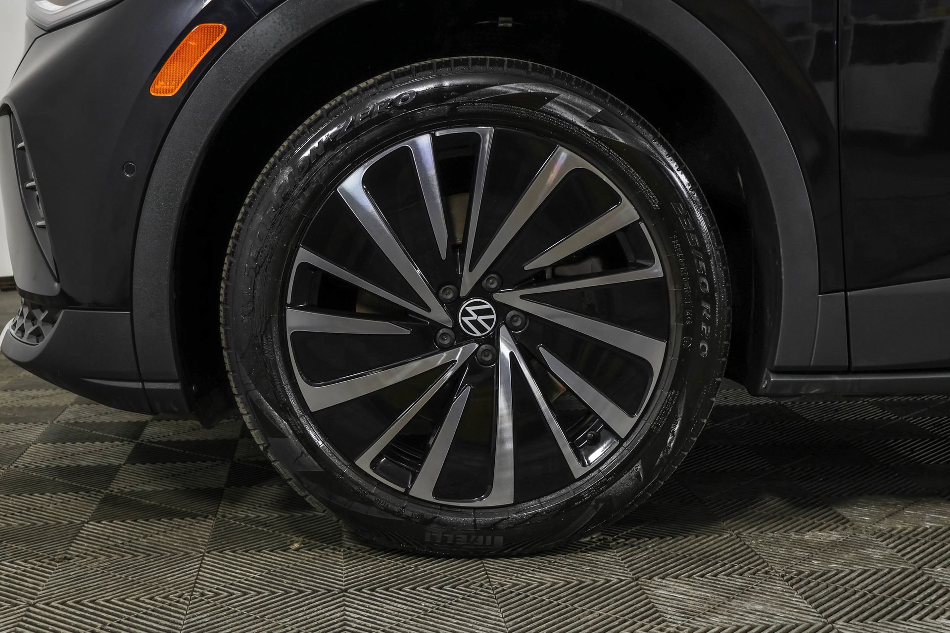 Used 2023 Volkswagen ID.4 Pro S Plus image 22