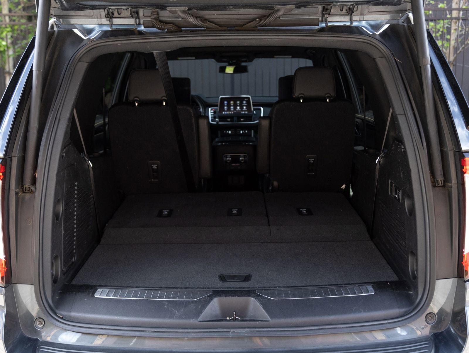 Used 2021 GMC Yukon AT4 w/ Rear Media and Nav Package AWD/4WD image 28