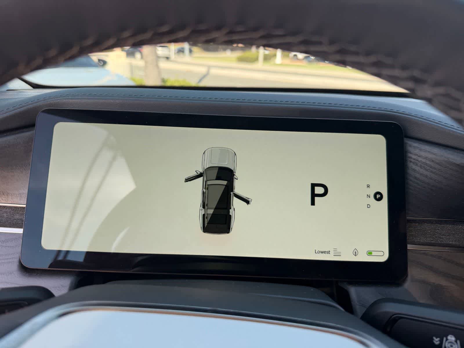 Used 2023 Rivian R1S Adventure AWD/4WD image 15