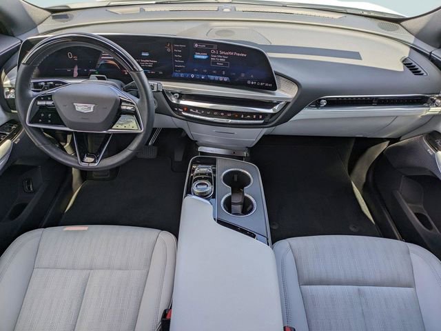 Used 2025 Cadillac Lyriq Luxury RWD image 16