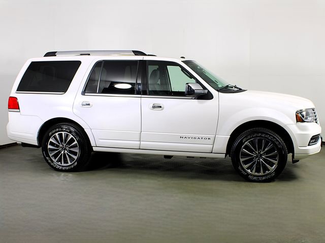 Used 2016 Lincoln Navigator Select image 8