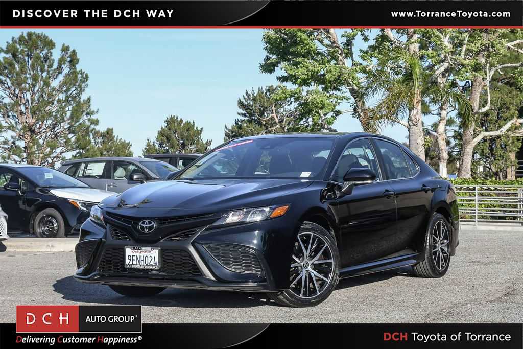 Used 2023 Toyota Camry SE FWD image 1