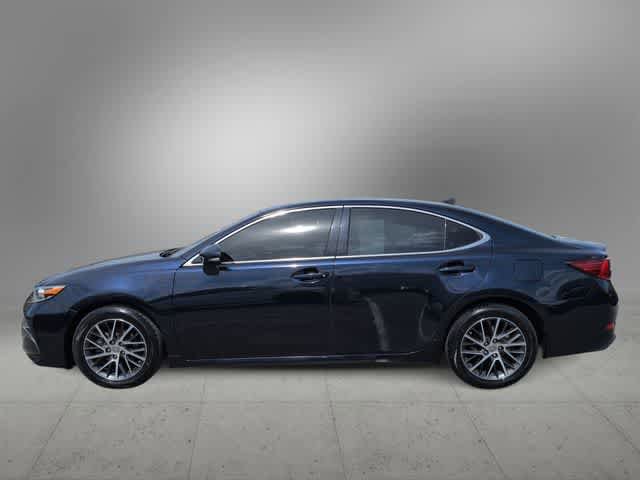 Used 2017 Lexus ES 350 w/ Navigation System Package image 5