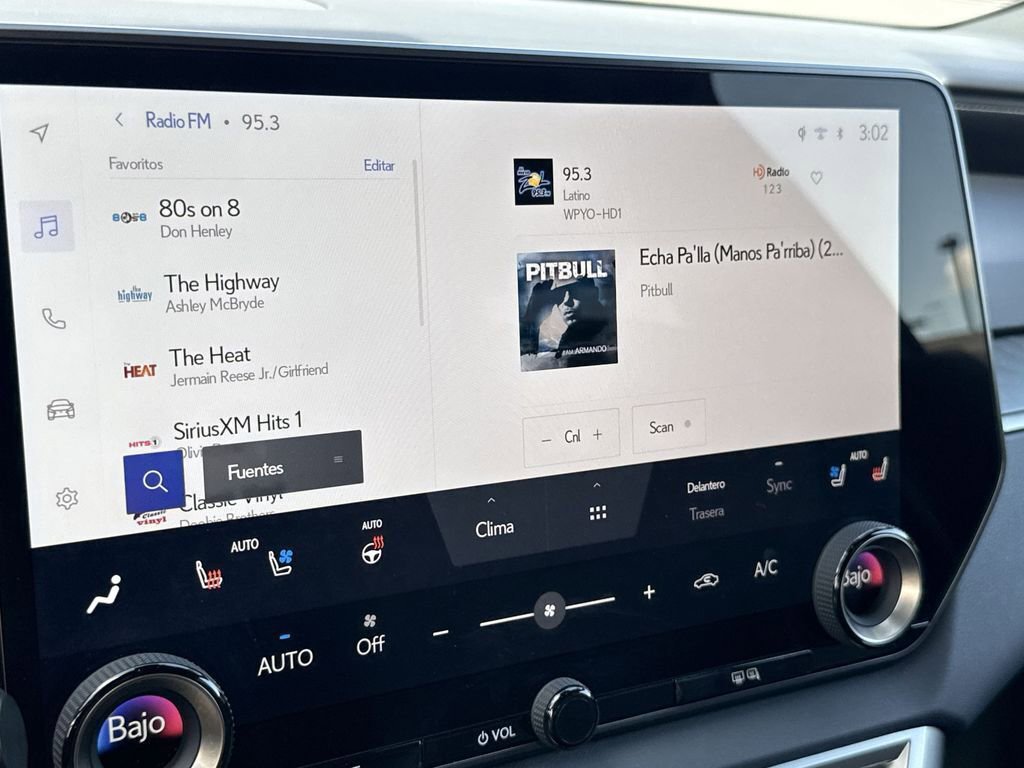 Used 2025 Lexus RX 350 Premium image 23