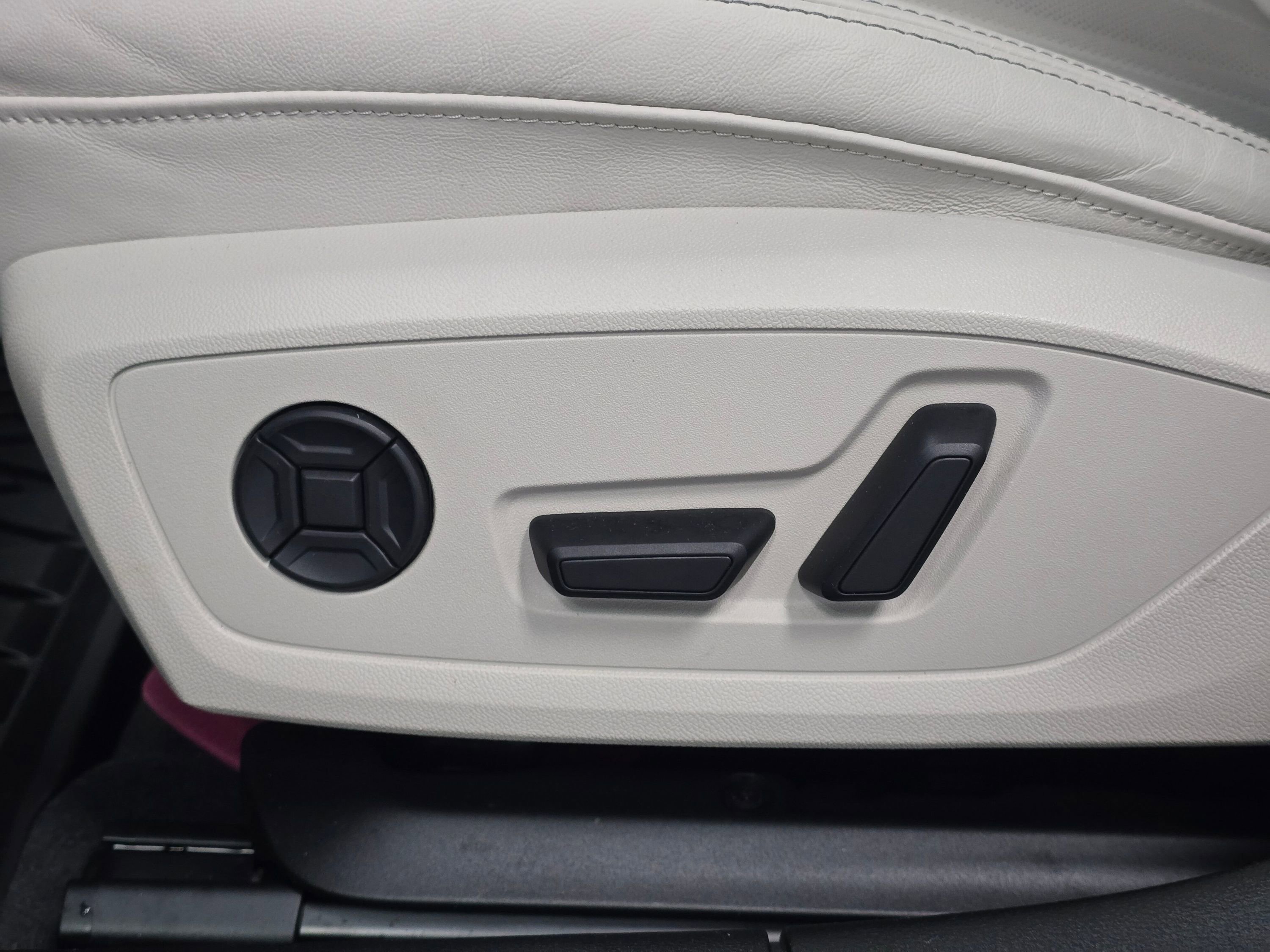 Certified 2025 Audi A6 Premium Plus w/ Premium Plus Package image 39