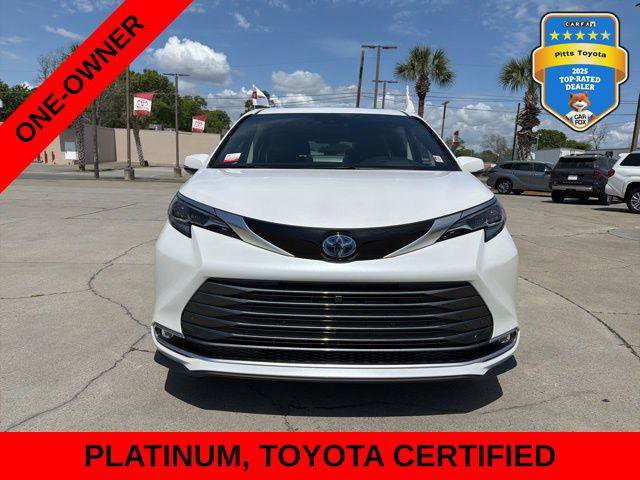 Certified 2024 Toyota Sienna Platinum image 2