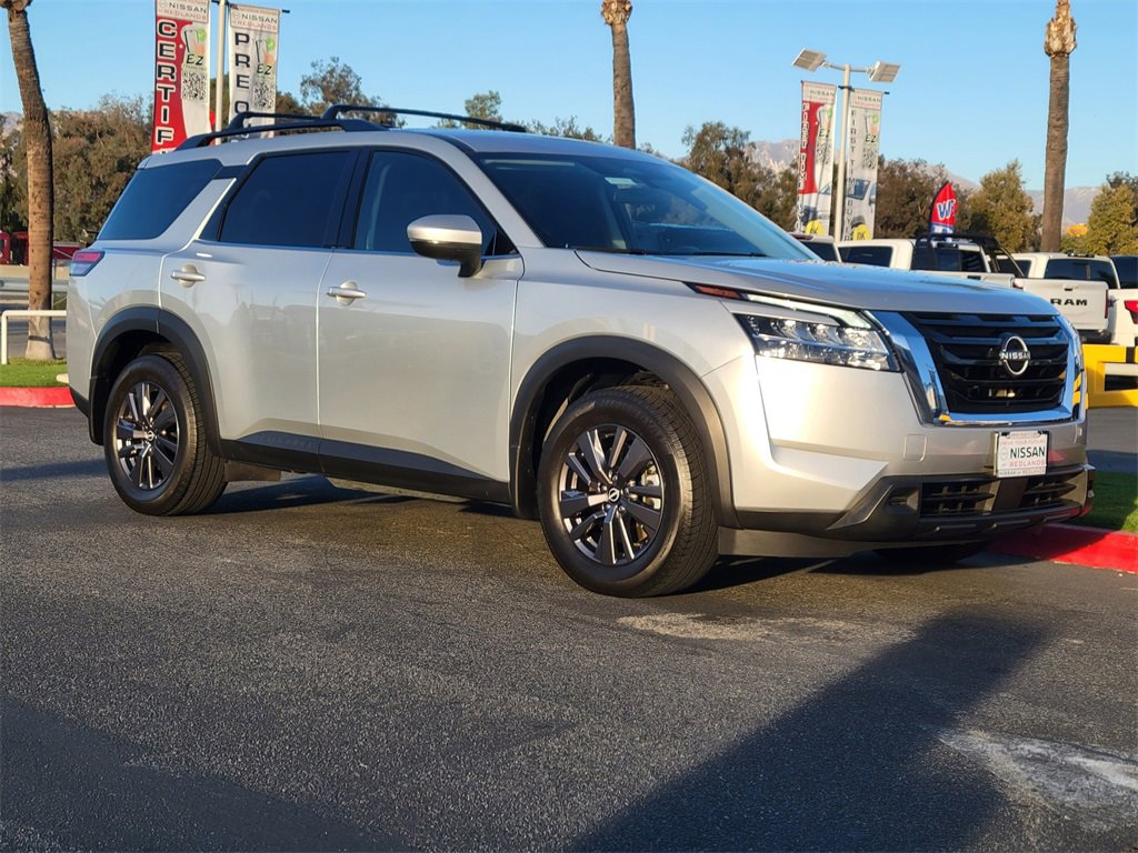 Used 2022 Nissan Pathfinder SV image 32