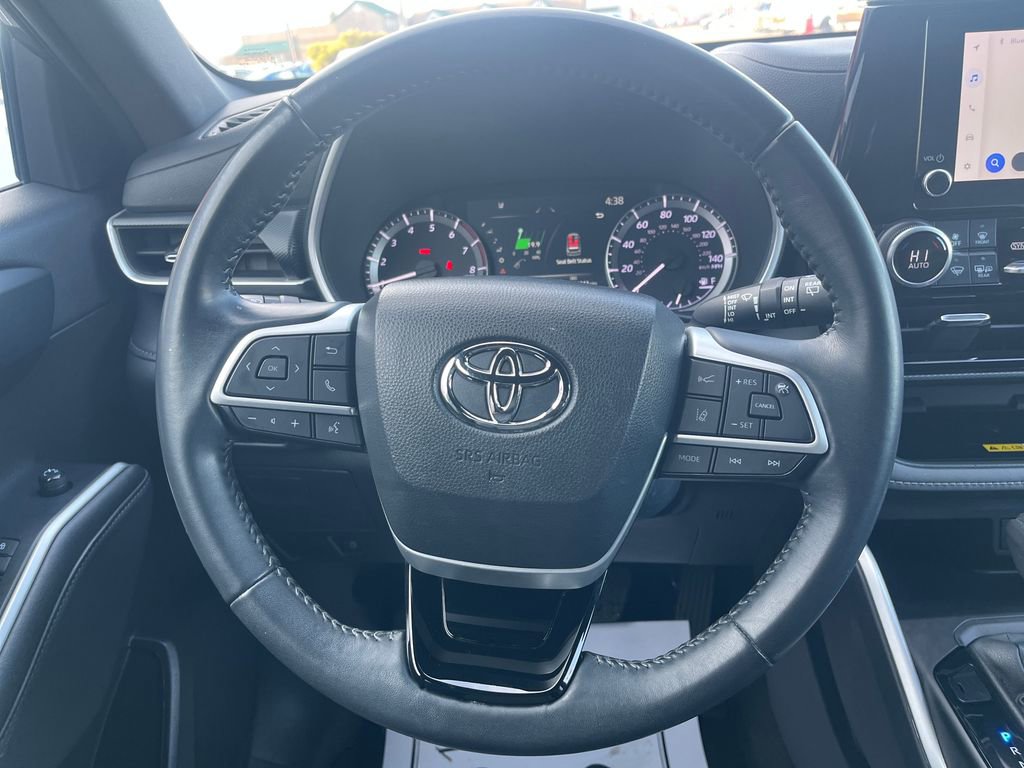 Used 2023 Toyota Highlander XSE image 19