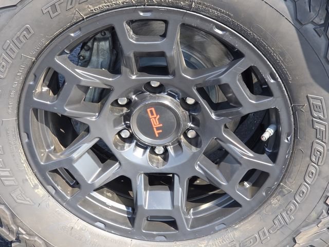Used 2022 Toyota Tacoma TRD Sport w/ TRD Premium Sport Package AWD/4WD image 12