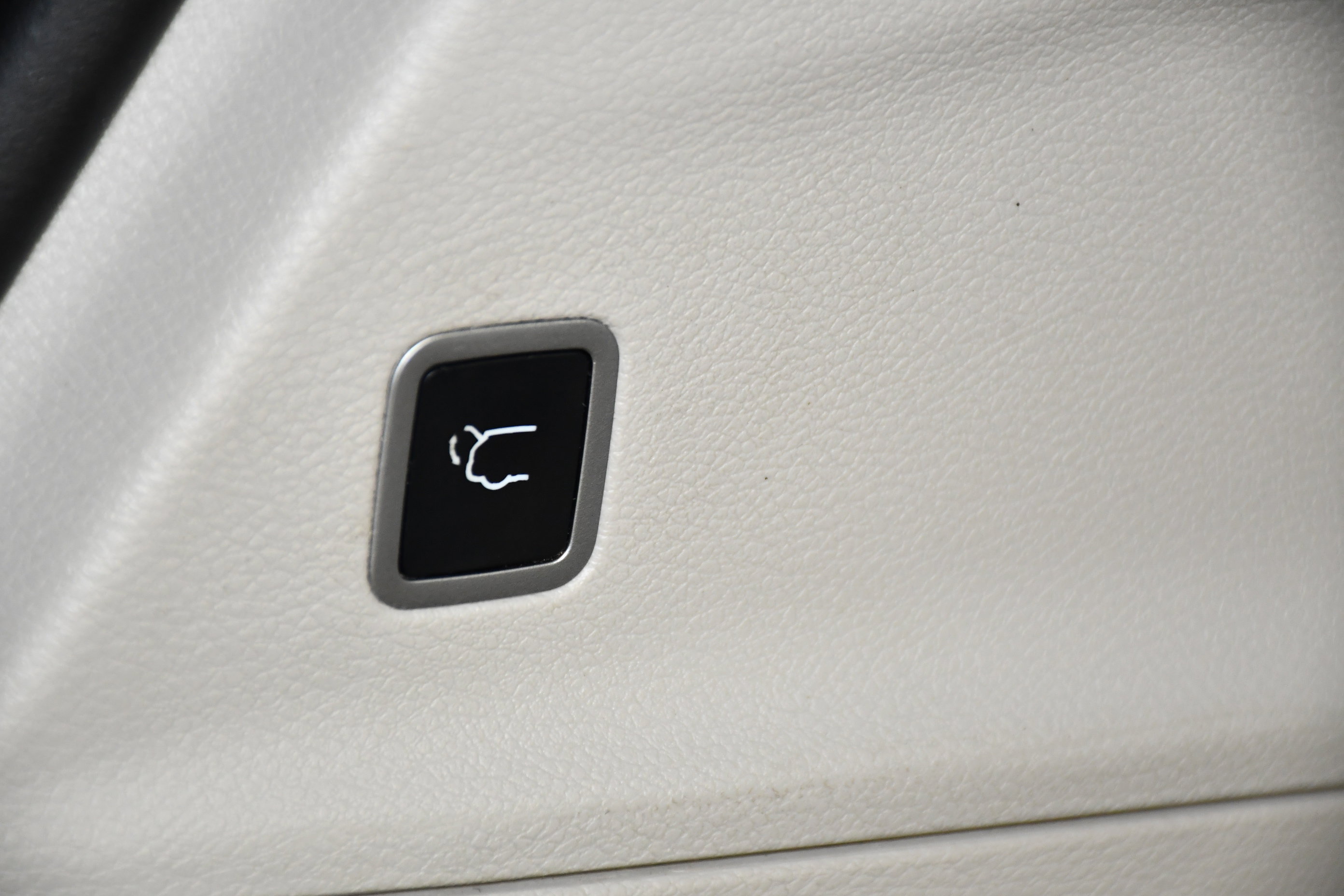 Used 2017 Chrysler Pacifica Limited FWD image 48