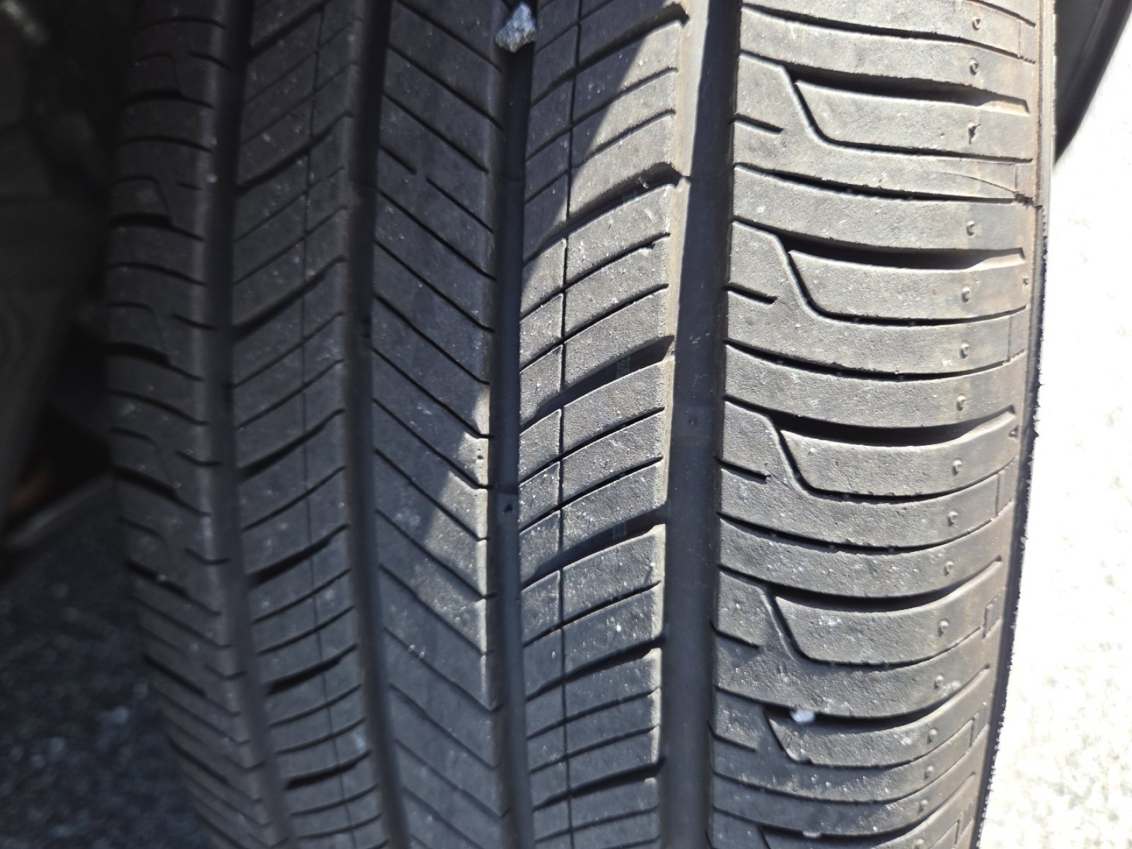 Used 2025 Nissan Sentra SV w/ Trunk Package image 12